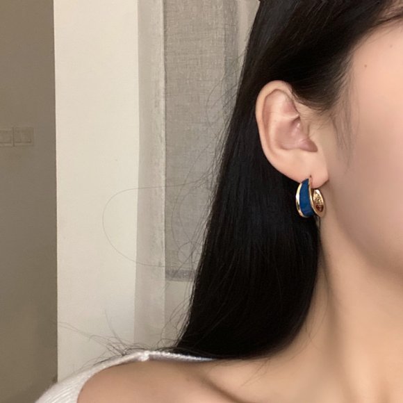 💙Blue Enamel Hoops Earrings - Picture 5 of 15